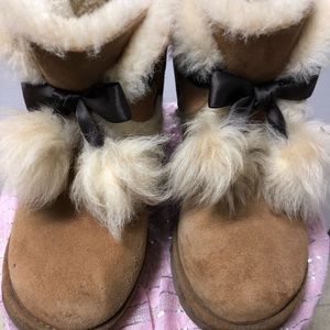UGG Gita Youth Girl’s boot